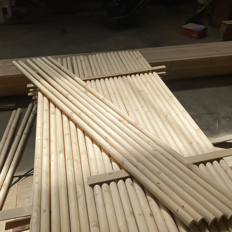 Spruce Circa Glulam columnae Spruce Circa Glulam columnae